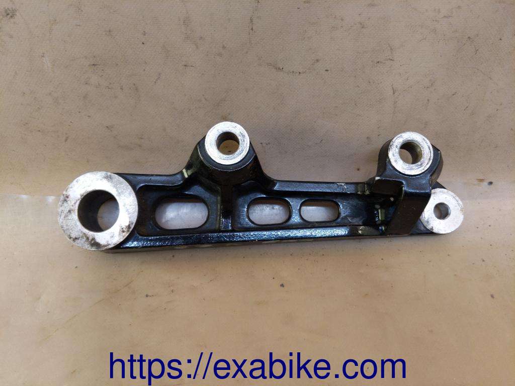 rear caliper bracket Yamaha 600 FZR - photo 1