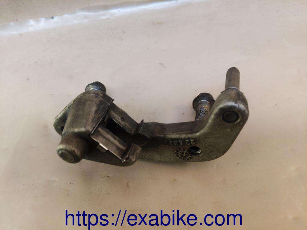 caliper bracket, front right Honda Deauville 650 - photo 2