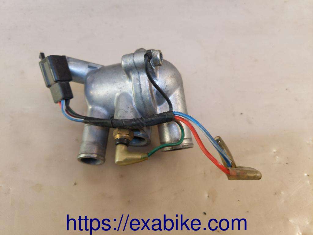thermostat case Yamaha 600 FZR - photo 1