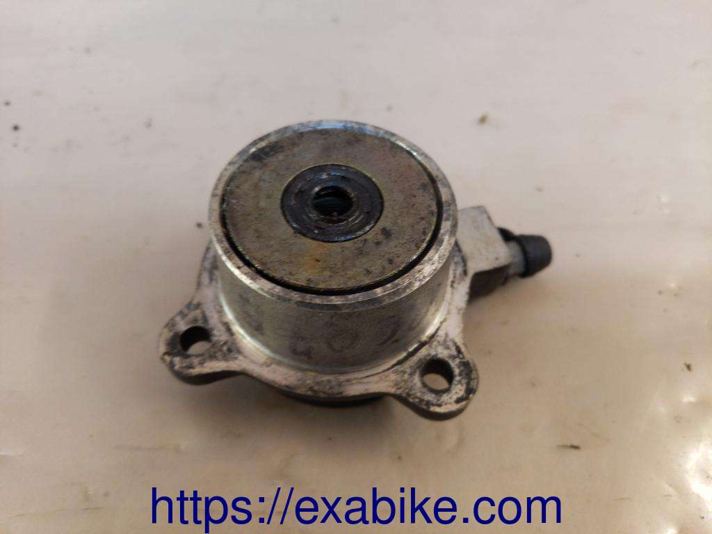 clutch slave cylinder Honda VF750F - photo 2