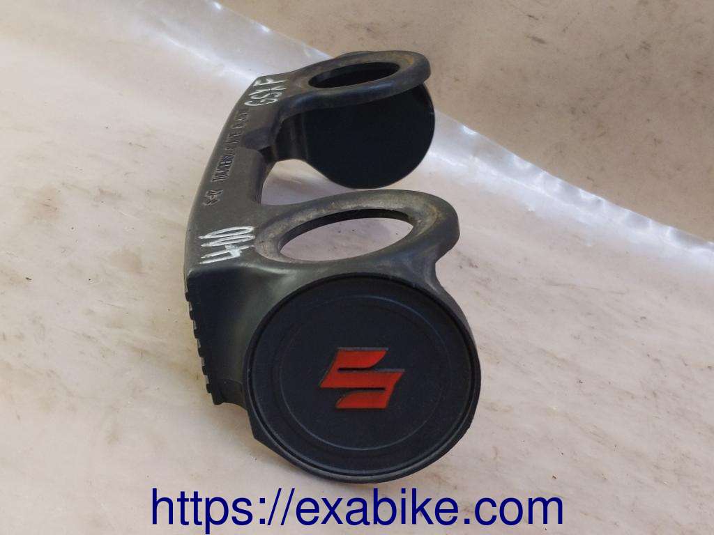 emblem Suzuki GSX400F - photo 3