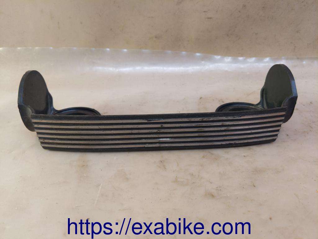 emblem Suzuki GSX 250 - photo 1