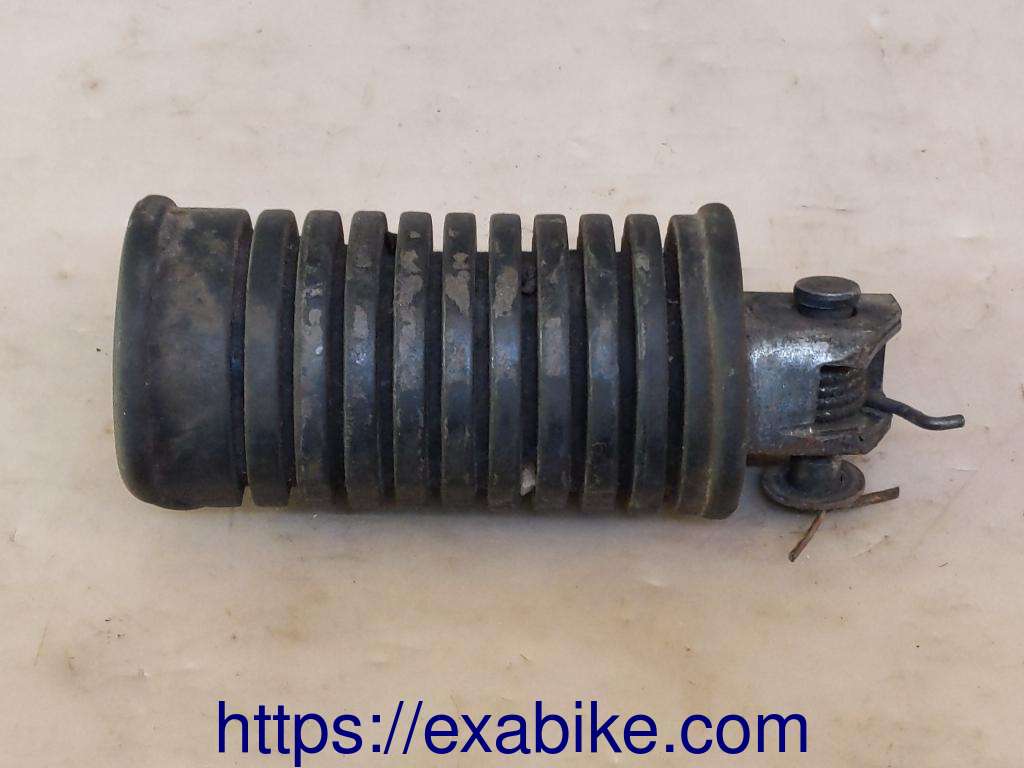 repose-pied avant gauche Suzuki GN 250 - photo 1