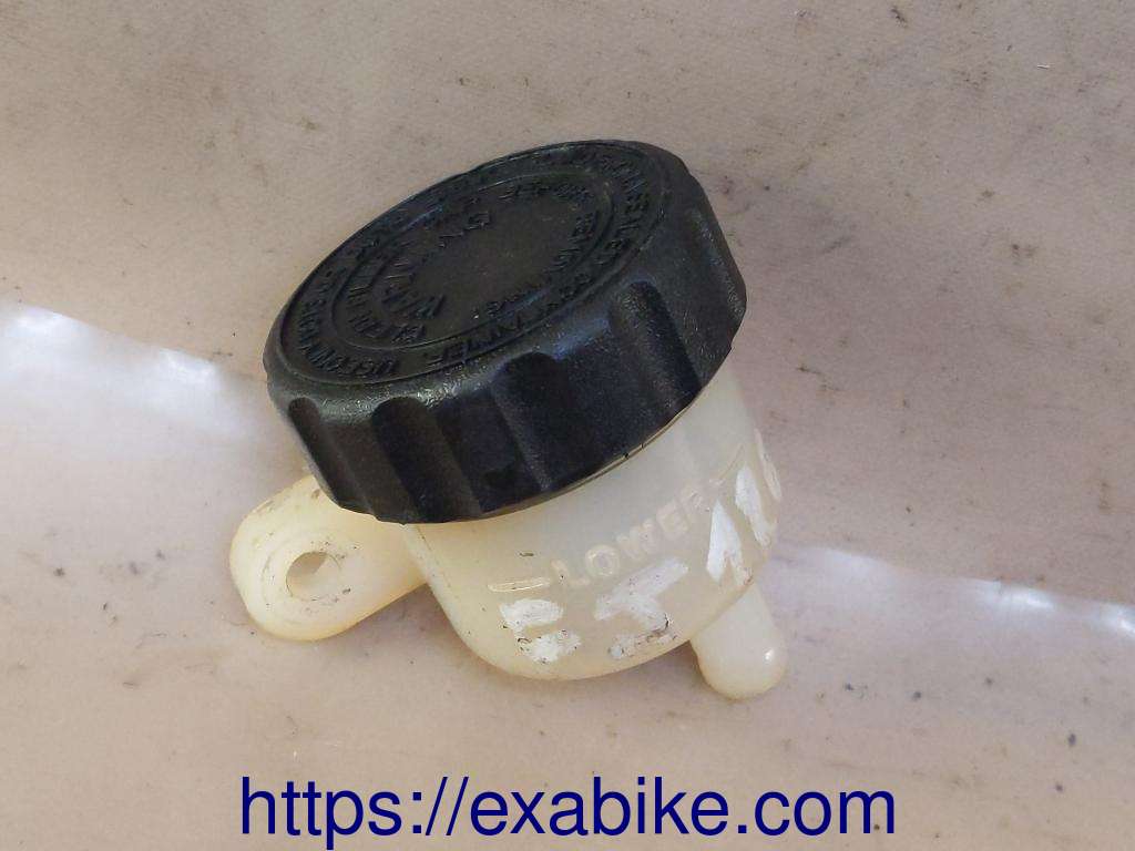 brake fluid reserve, rear Yamaha FJ 1200 - photo 1