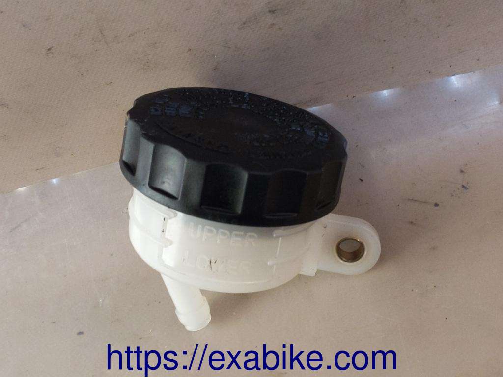brake fluid reserve Honda CBF 600 - photo 1