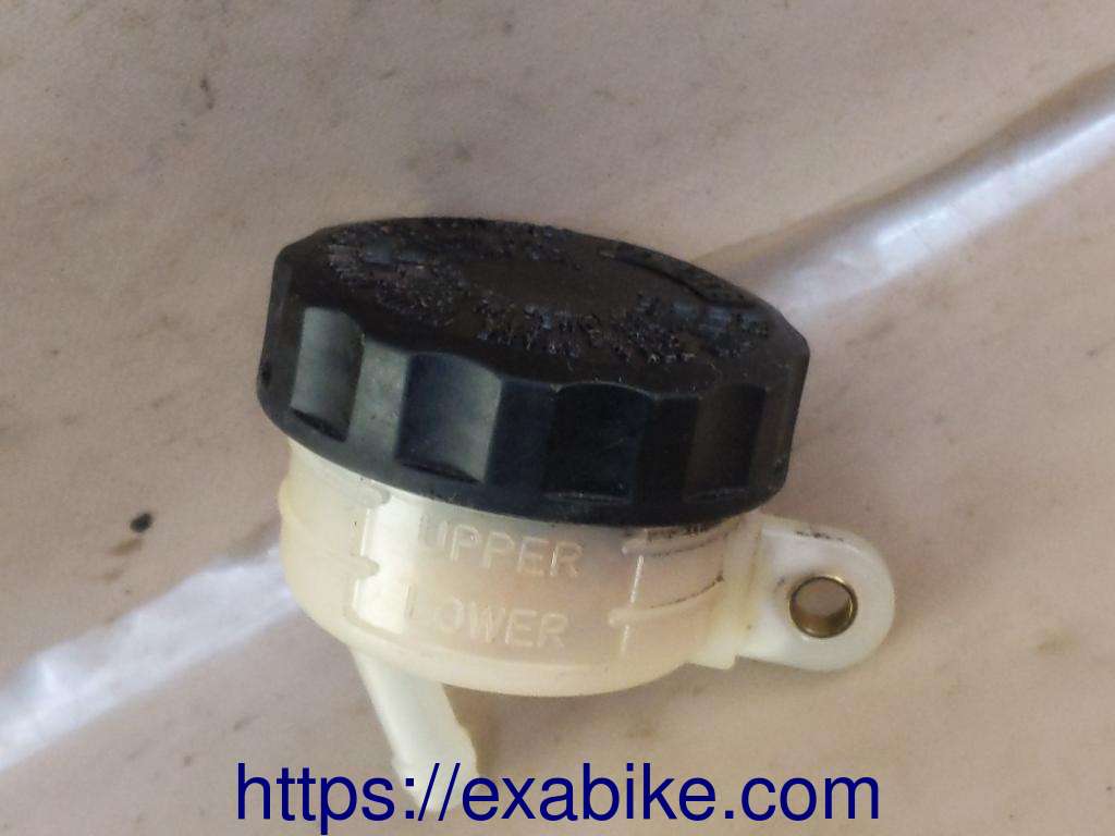 bocal de liquide de frein Honda Hornet 600 - photo 1