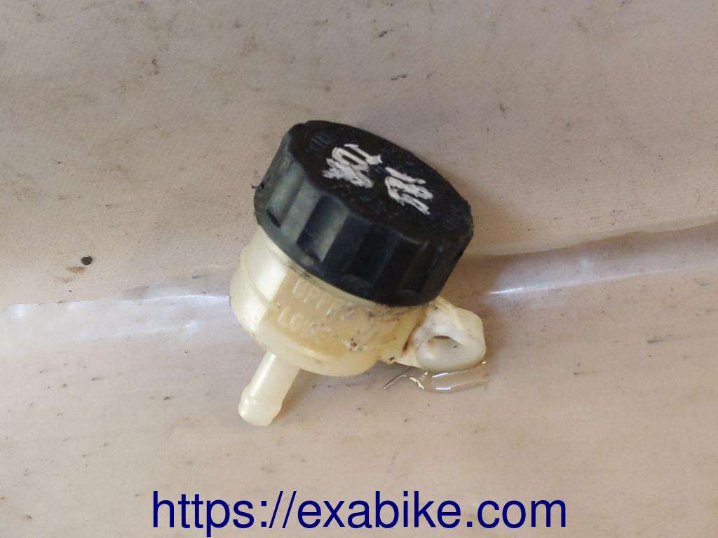 brake fluid reserve Yamaha TDR 125 - photo 1