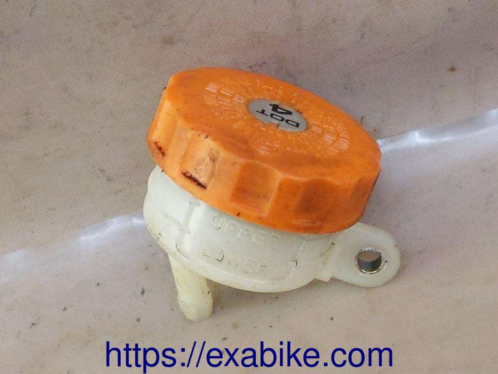 brake fluid reserve Honda CBR 600 - photo 1