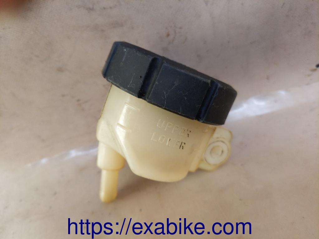 bocal de liquide de frein Kawasaki GPZ 750 - photo 1