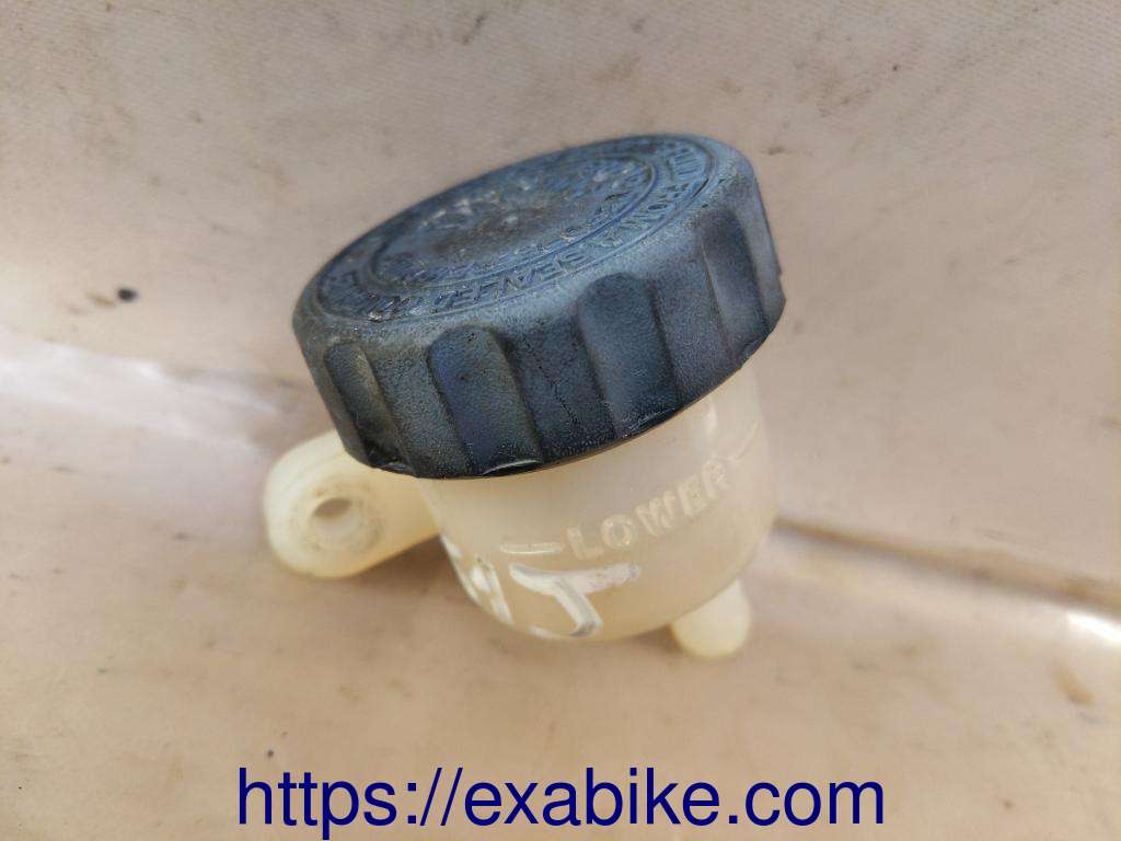 brake fluid reserve Yamaha XJ 600 - photo 1