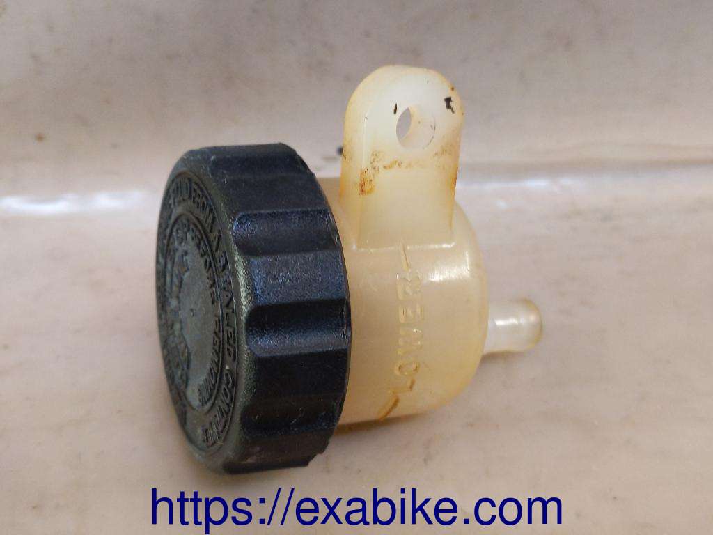 brake fluid reserve Yamaha XJ 900 - photo 1