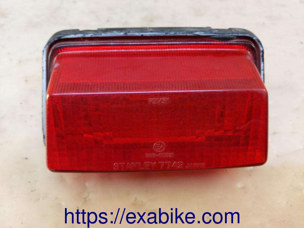 tail light Voir la photo ou référence modele a identifier - photo 1