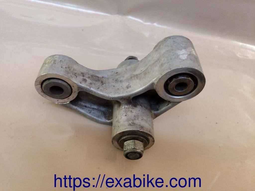 swingarm connecting Yamaha FZR 1000 - photo 2