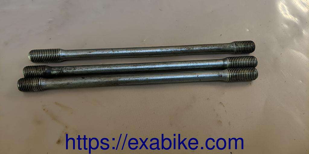 cylinder head bolts Yamaha XJ 900 - photo 1