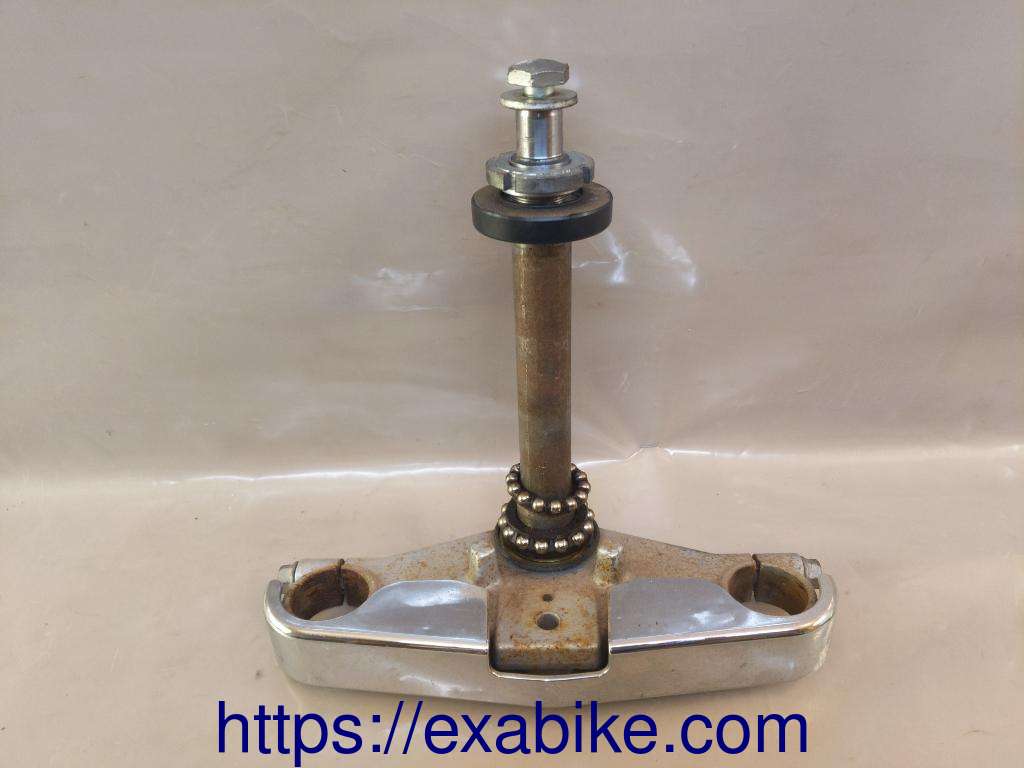 fork bracket, lower Suzuki Marauder 125 - photo 1