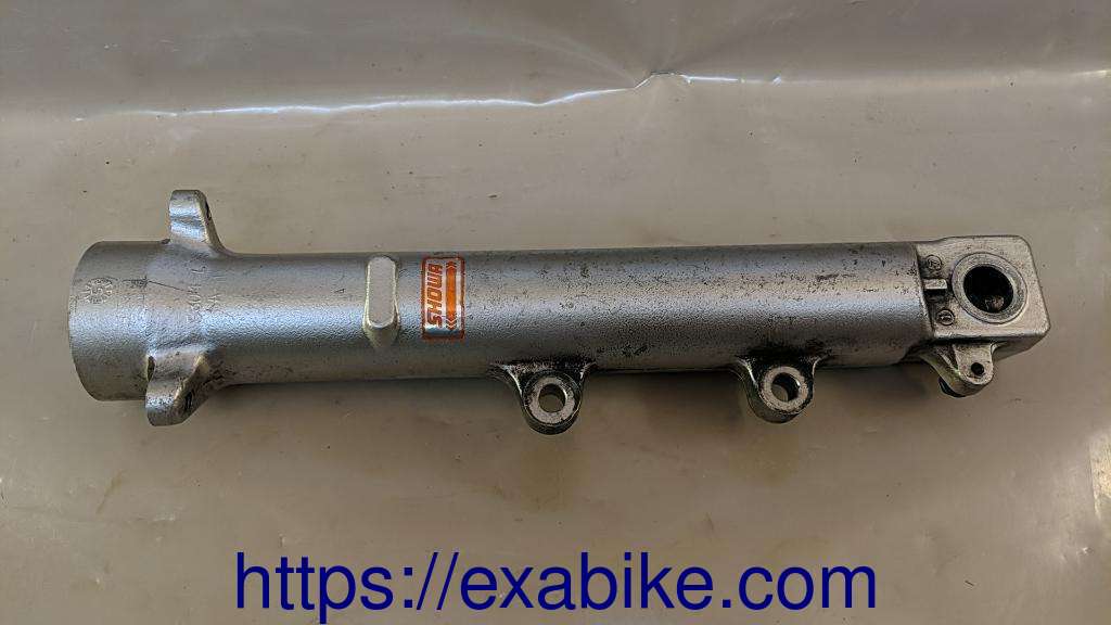 lower fork case, left Suzuki Bandit 1200 - photo 2