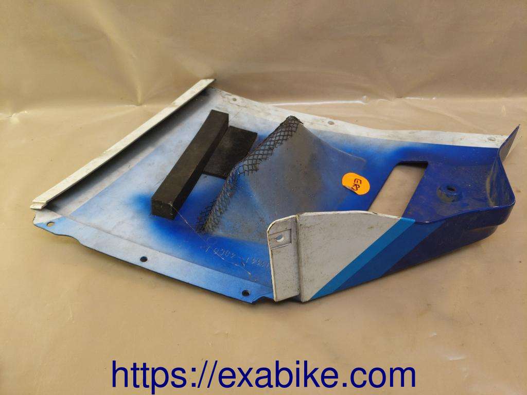 side fairing, middle left Suzuki GSXR 1100 - photo 3