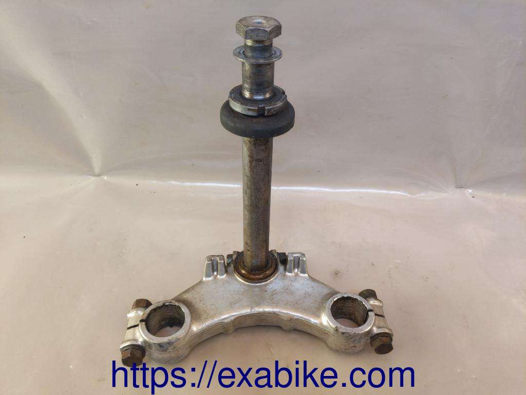 fork bracket, lower Suzuki RM 125 - photo 1