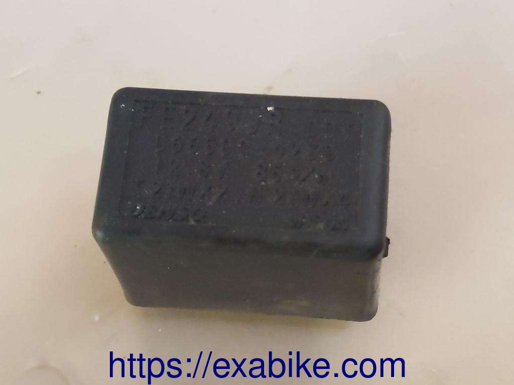 relais des clignotants Suzuki VL Intruder 1500 - photo 2