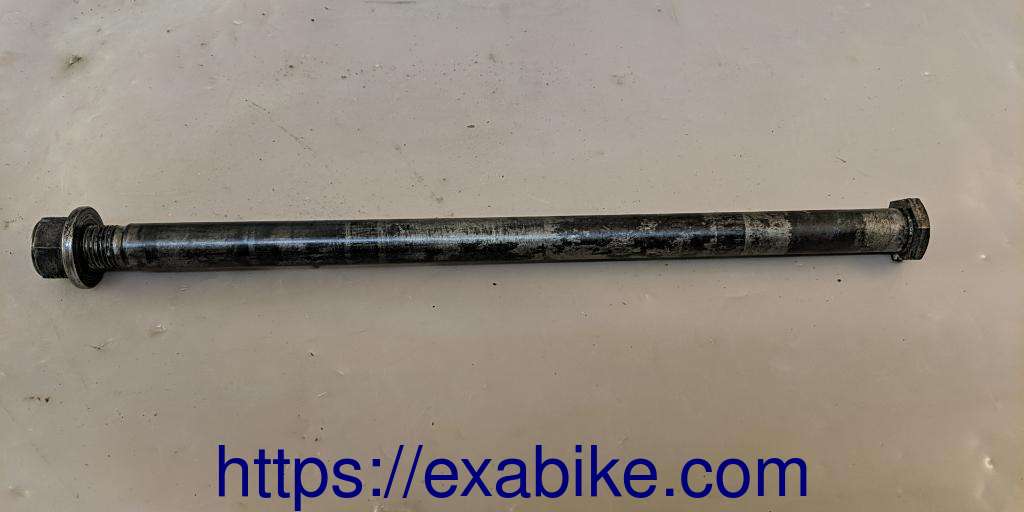 axe de roue arrière Yamaha MT03 - photo 1