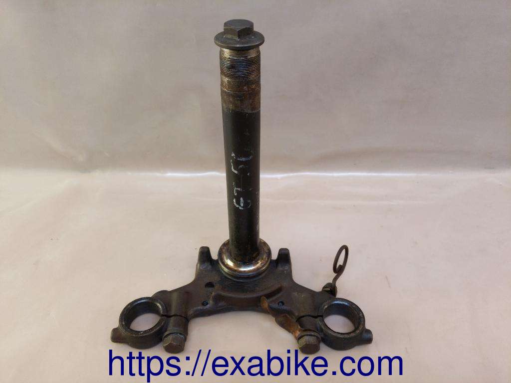 fork bracket, lower Suzuki GT 50 AP 50 - photo 1