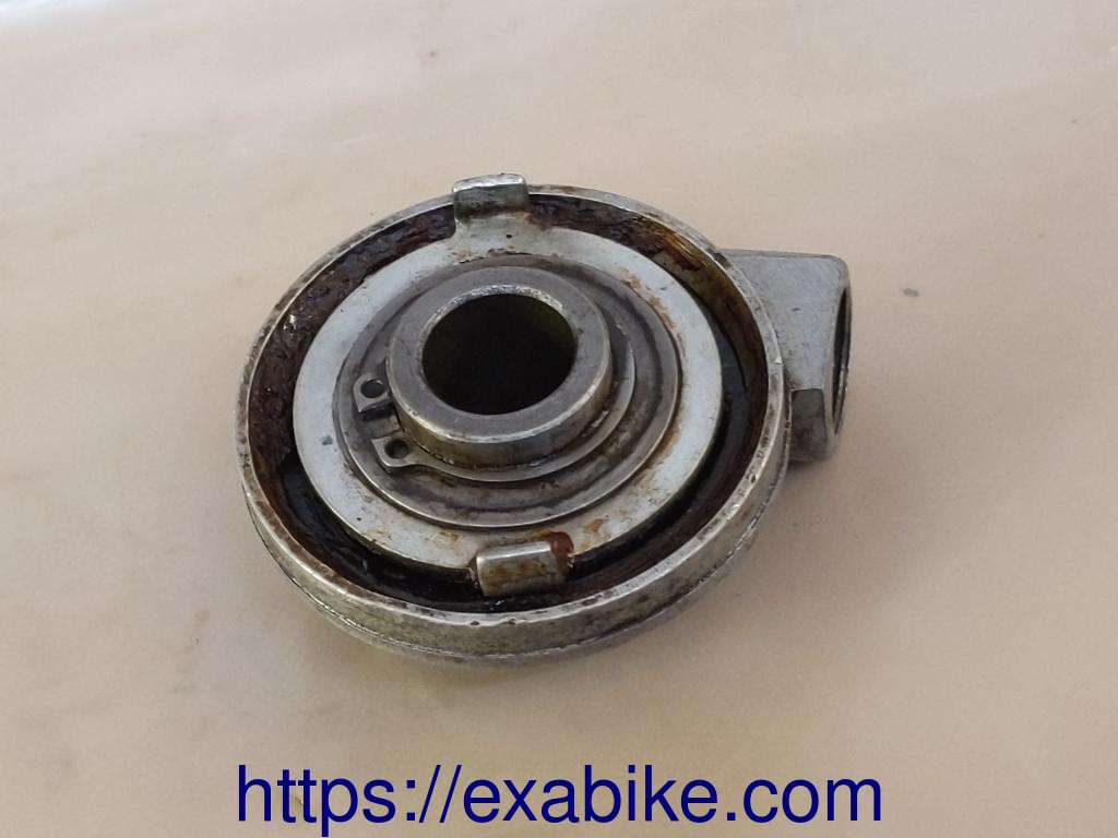 speedometer gear Suzuki GS 550 - photo 2