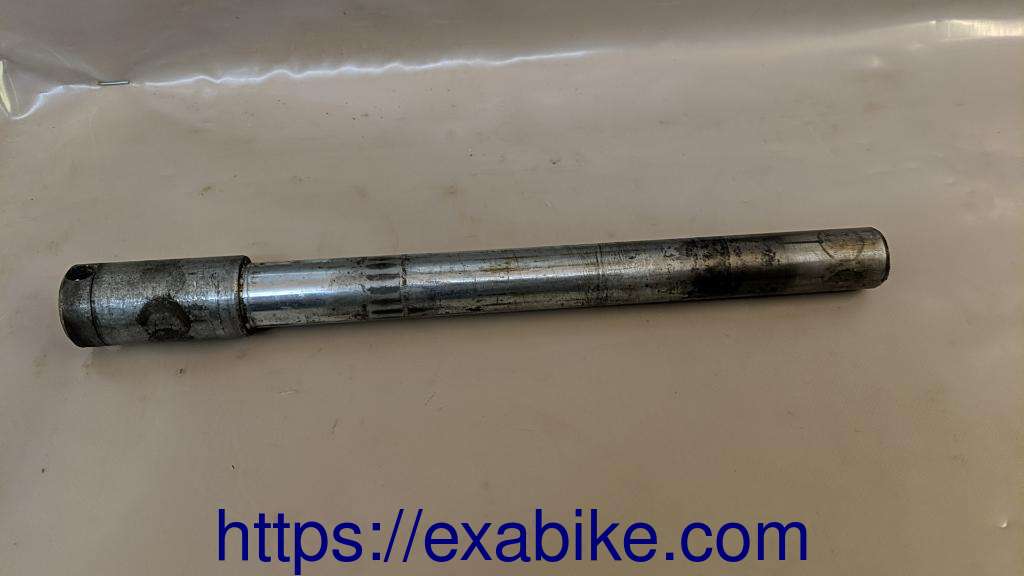 wheel axle, front Honda ST 1100 Pan European - photo 1