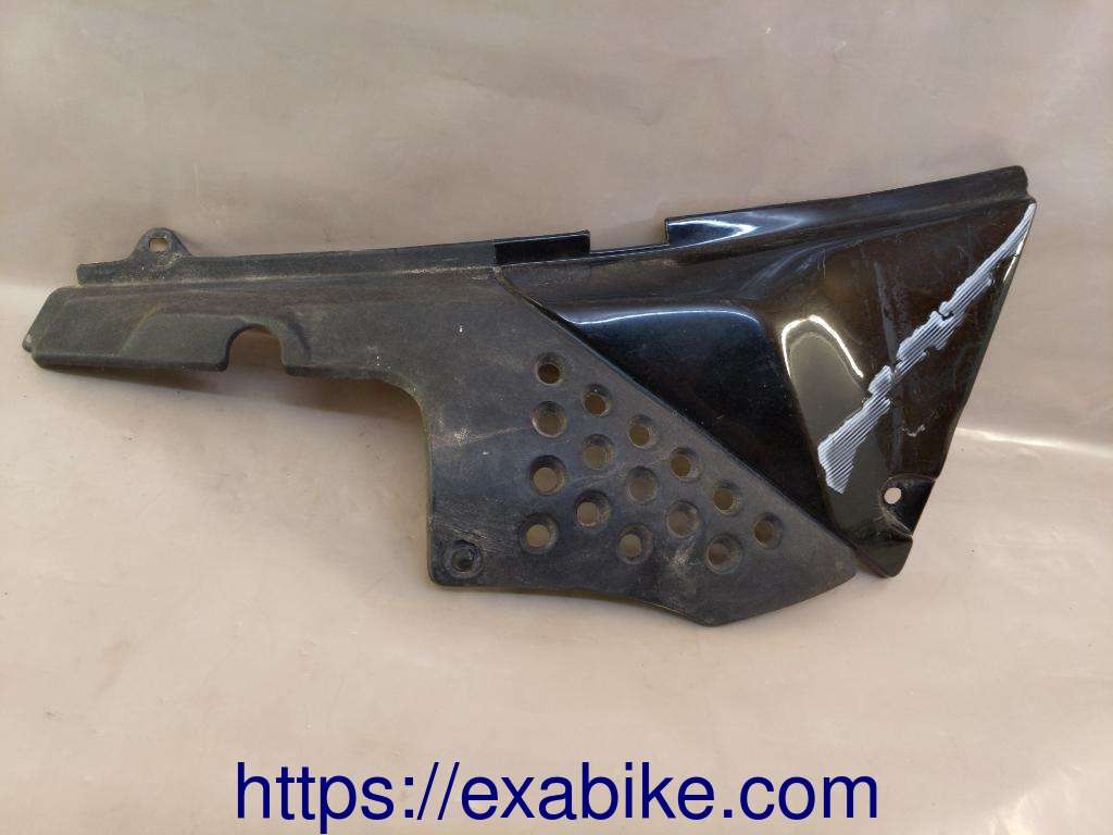 cache latéral droit Triumph Tiger 900 - photo 1