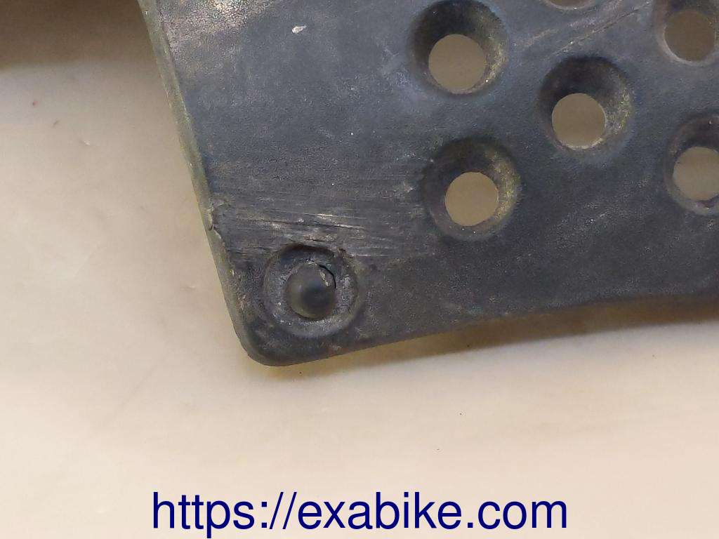 cache latéral droit Triumph Tiger 900 - photo 2