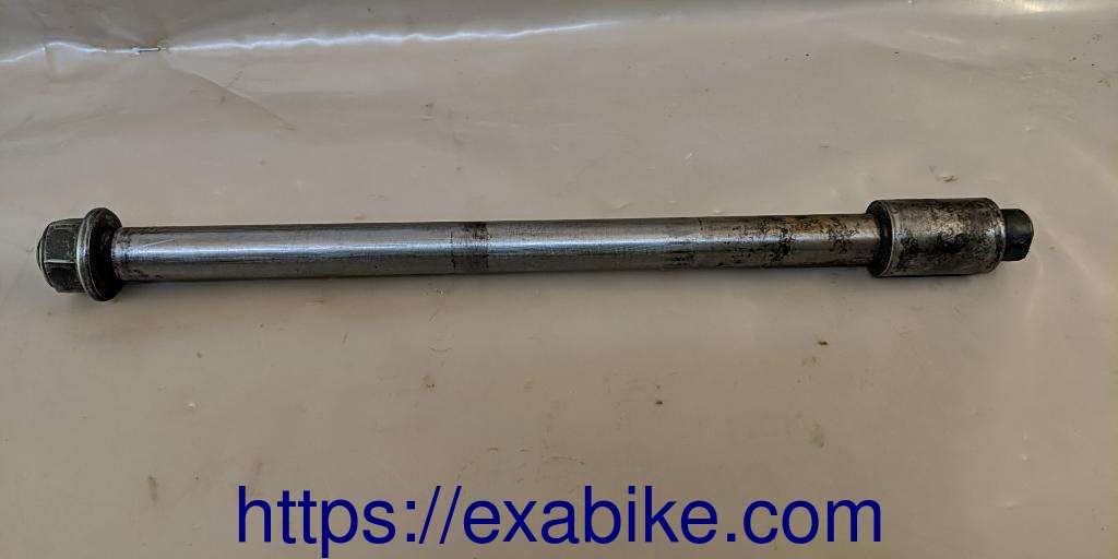 axe de roue arrière Honda VFS 750 - photo 1