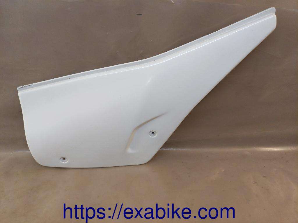 cache latéral droit Cagiva W16 - photo 1