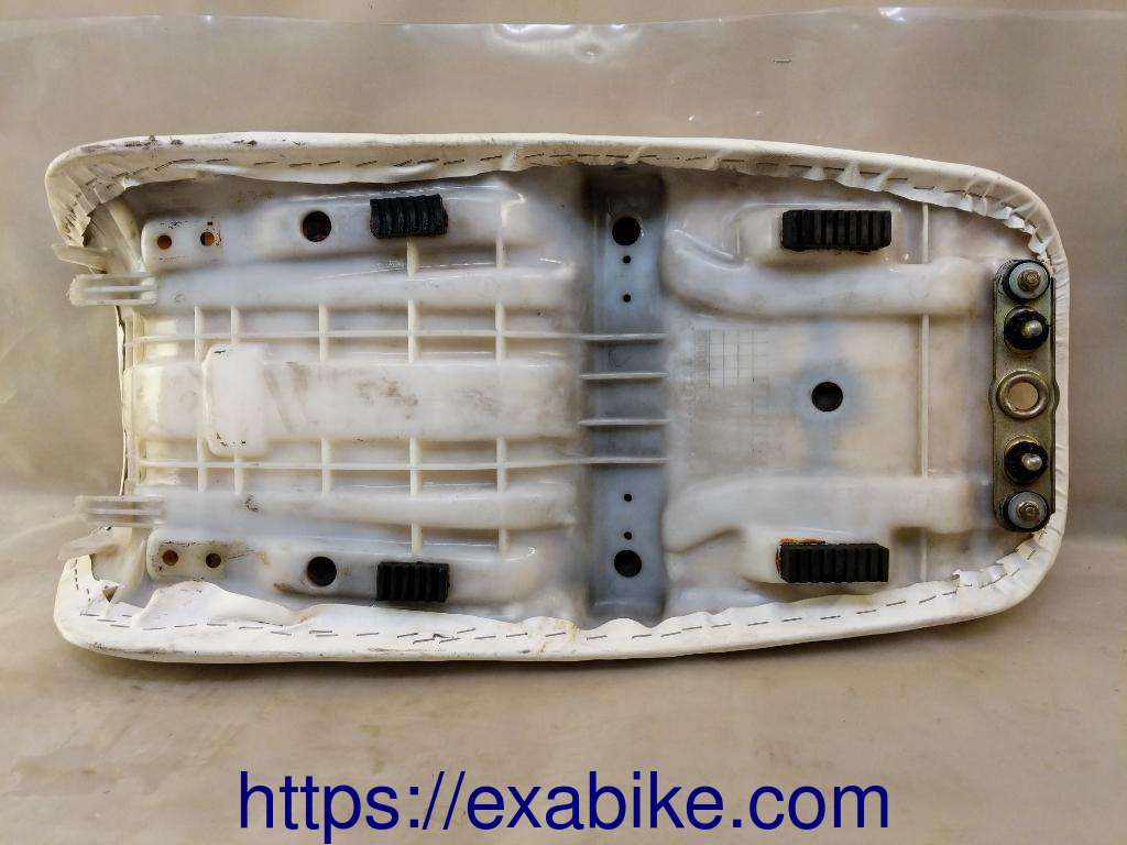 seat Suzuki GSXF 1100 - photo 3