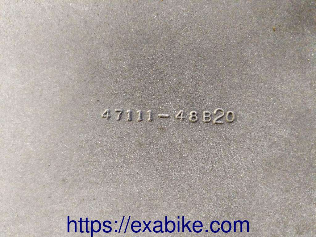 cache latéral droit Suzuki GSXF 1100 - photo 3
