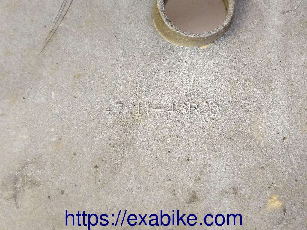 side cover, left Suzuki GSXF 1100 - photo 4