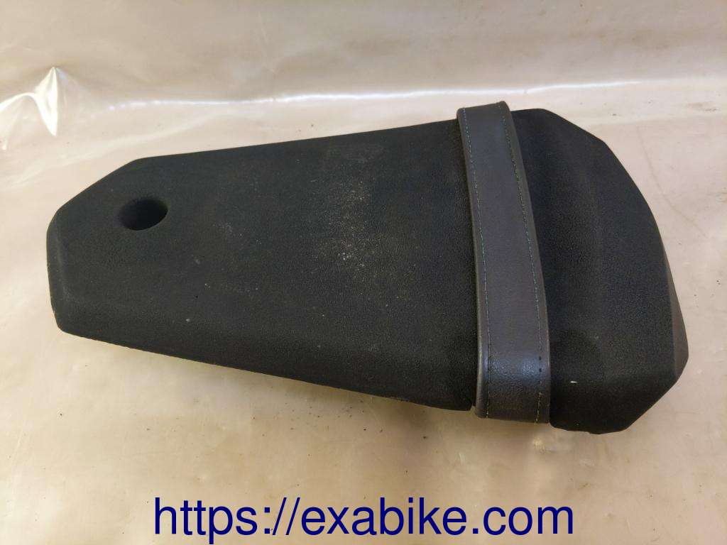 seat, rear Yamaha 125 YZF-R - photo 1