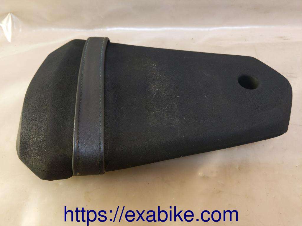 seat, rear Yamaha 125 YZF-R - photo 2