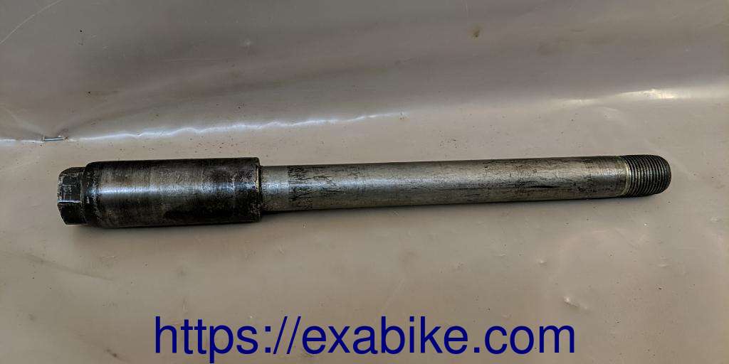 wheel axle, front Voir la photo ou référence modele a identifier - photo 1
