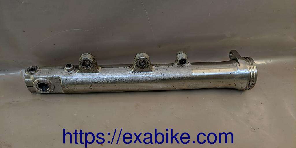 lower fork case, right Yamaha XJ 600 - photo 1