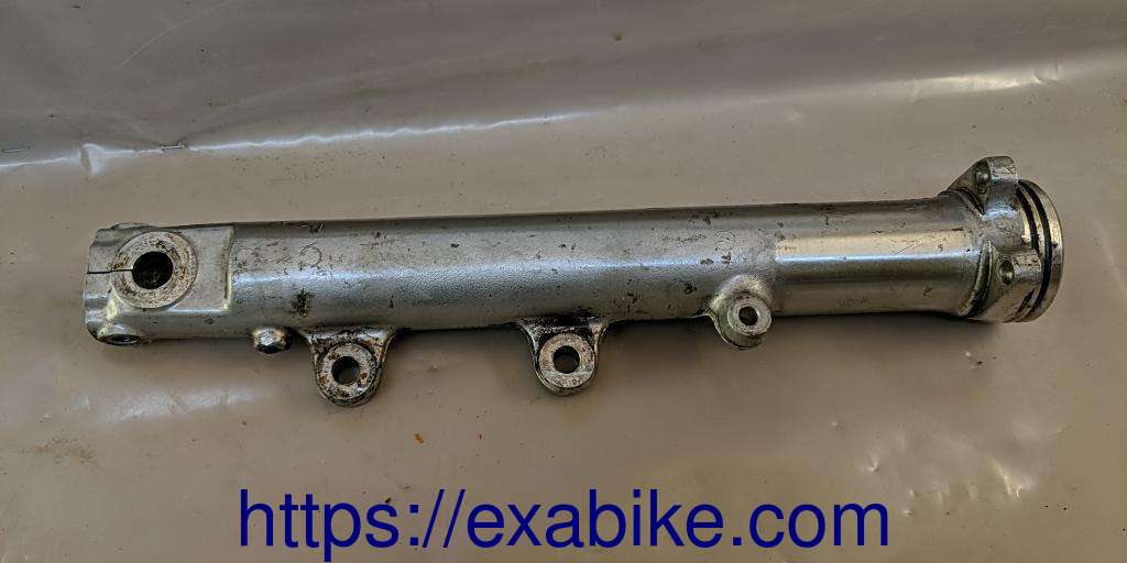 lower fork case, right Yamaha XJ 600 - photo 2