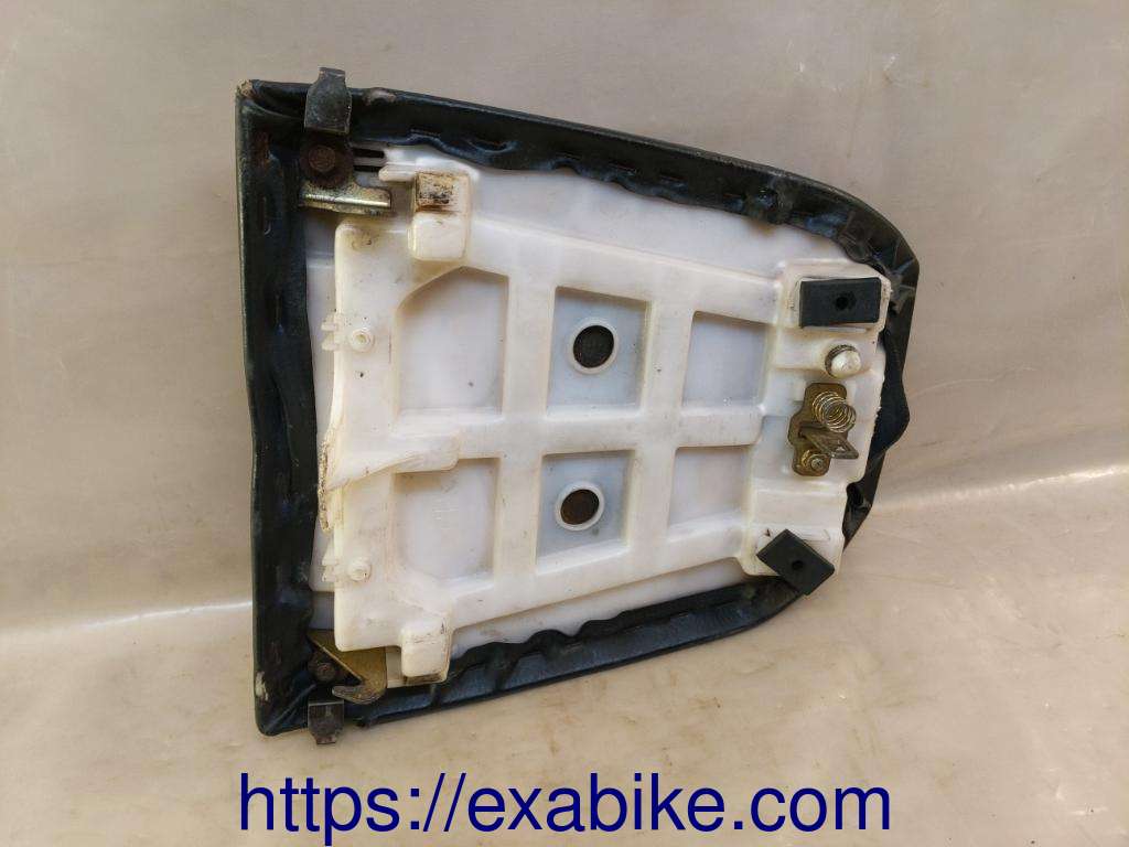 seat, rear Yamaha YZF 750 - photo 3