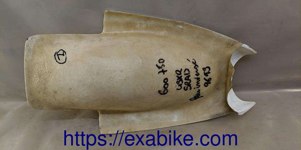 rear wheel cover Suzuki GSXR 750 - photo 2