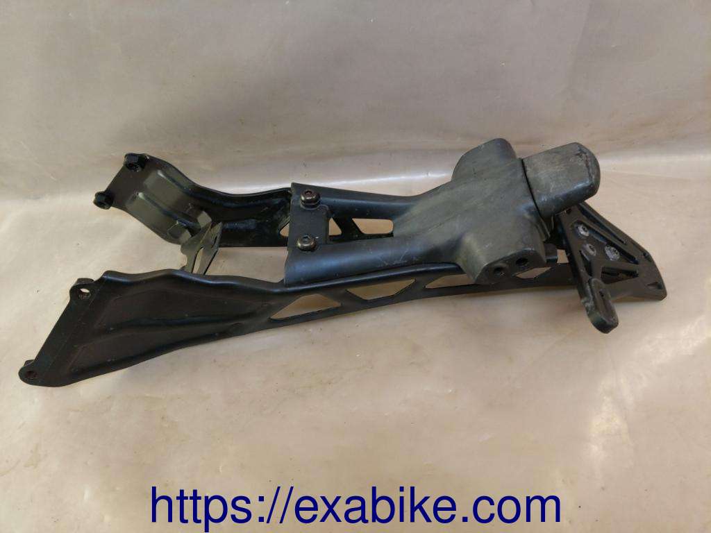 support de garde-boue arrière Triumph modele a identifier - photo 1