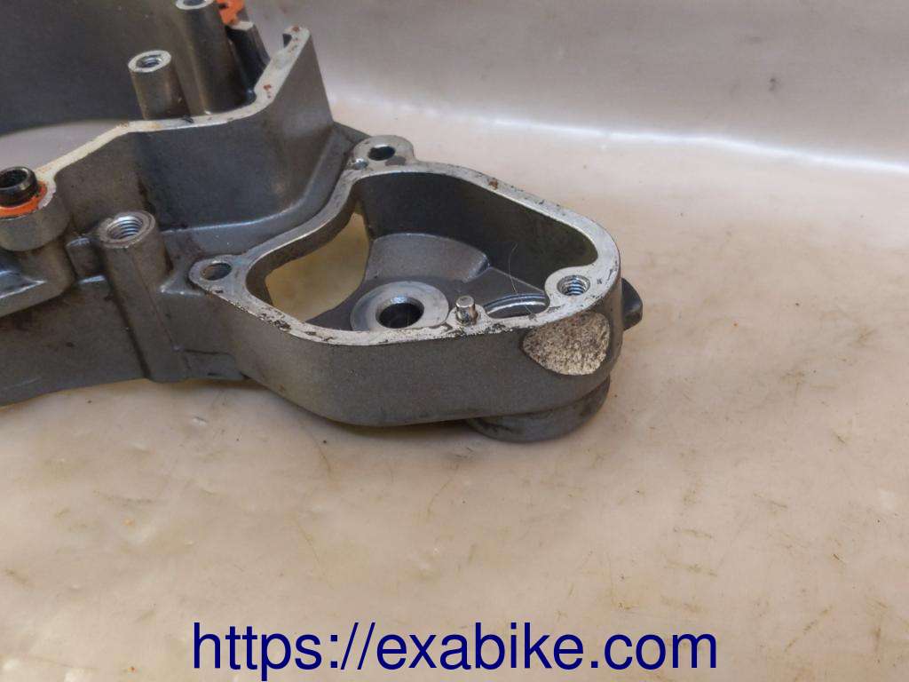 generator cover KTM 640 LC4 - photo 3