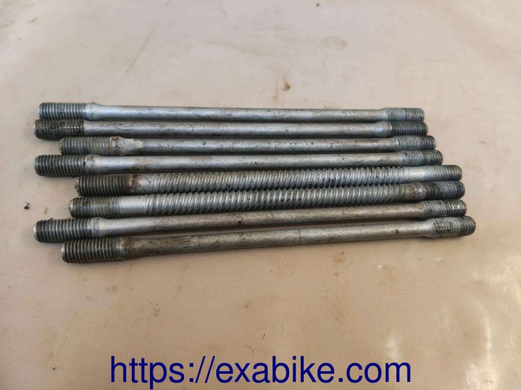 screw Honda CB 750 Seven Fifty - photo 1