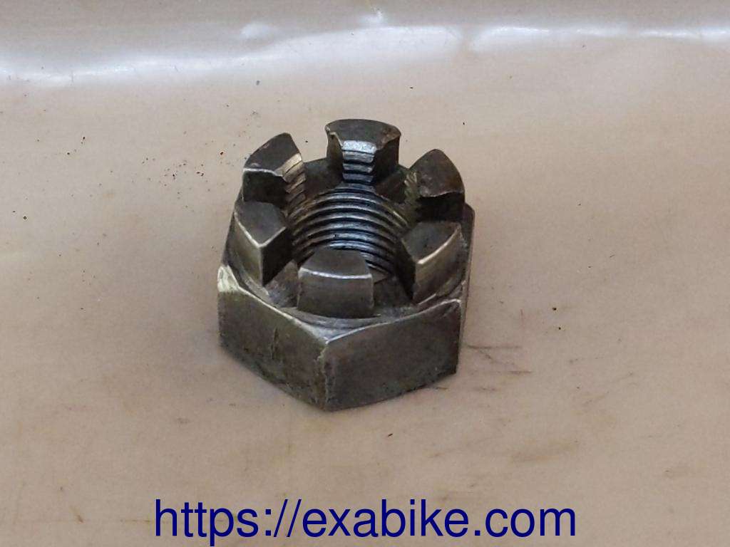 ecrou d'axe de roue arrière Kawasaki KZ 400 - photo 1