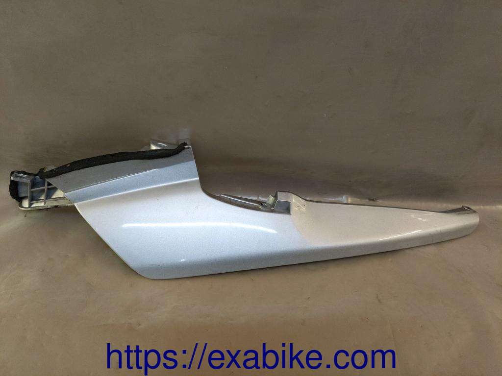 cowl, left Suzuki 250 Burgman - photo 1