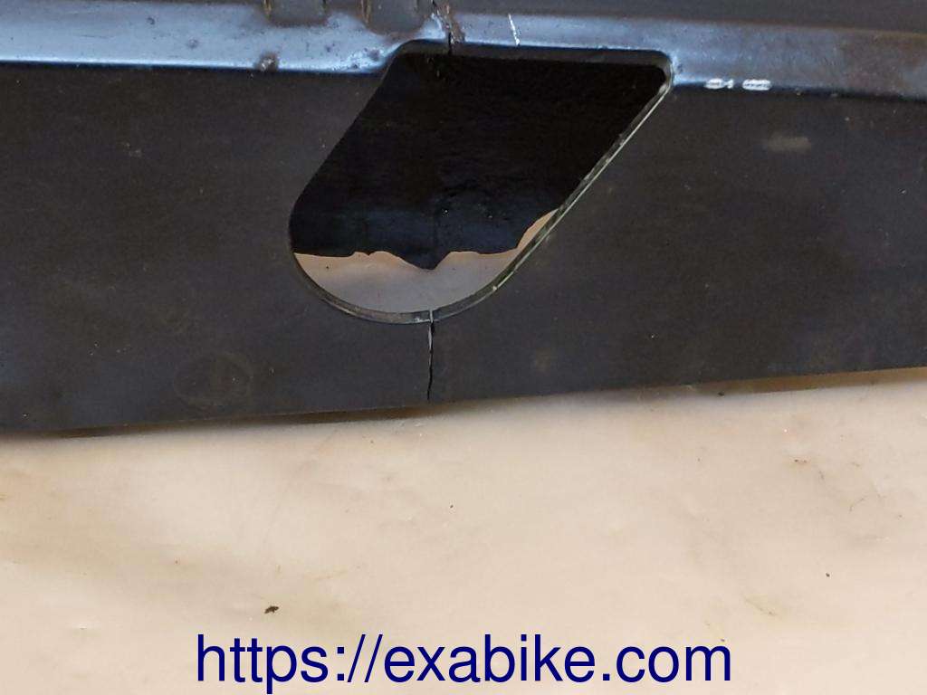 drive chain case Suzuki GSX 750 EF - photo 4
