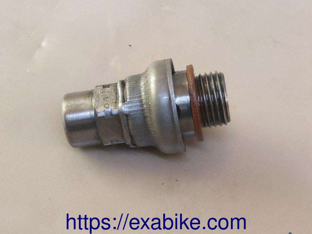 oil pressure valve Suzuki GSXR 750 - photo 1