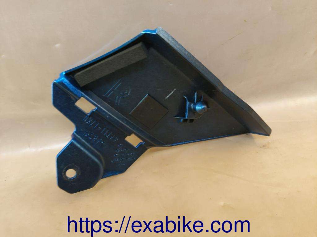 cowl, right Suzuki GSXR 1000 - photo 2