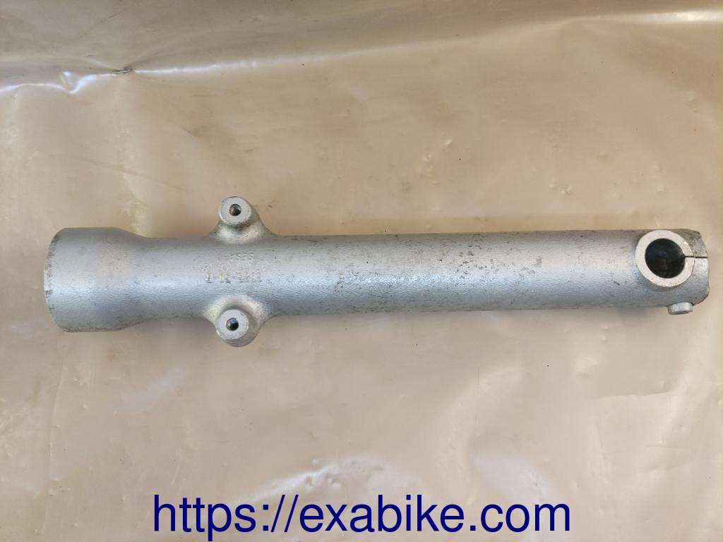lower fork case, right Suzuki Marauder 125 - photo 2